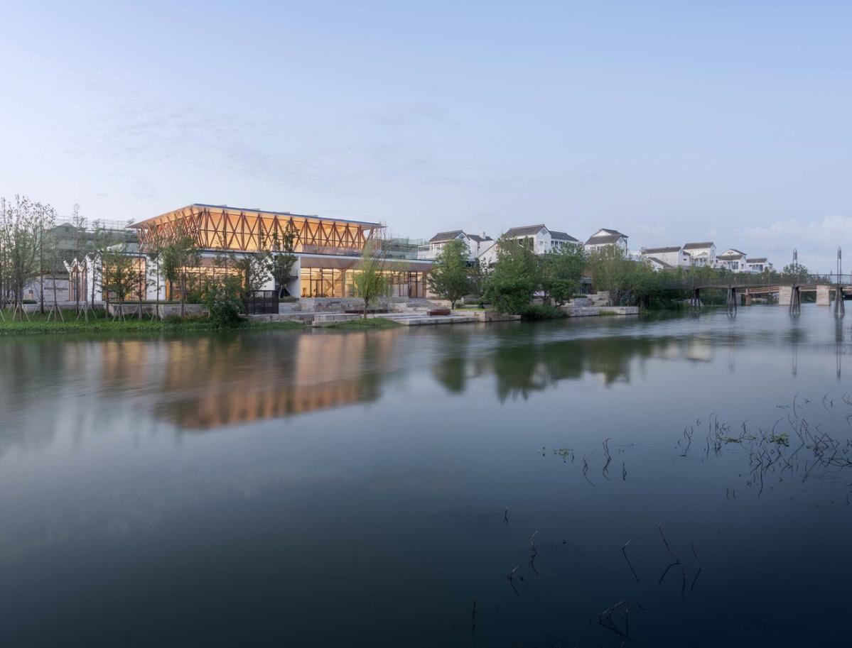 4_沿河外观_View_from_the_River_摄影：梁山_Photographer_LIANG_Shan.jpg